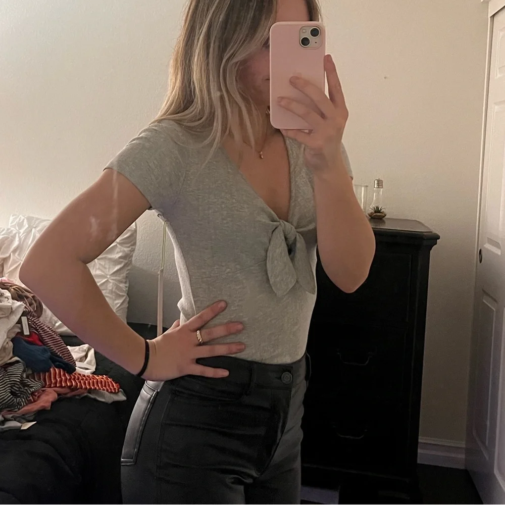 Tied Grey Going-Out Top - Picture 2 of 4